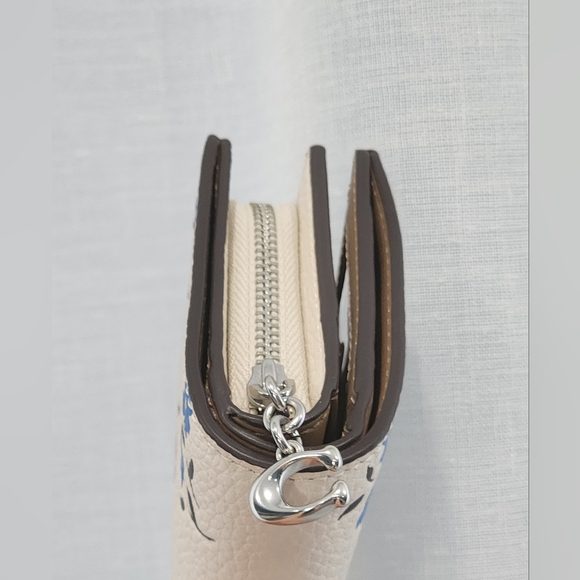 COACH Snap Wallet With Floral Print - Picture 8 of 9